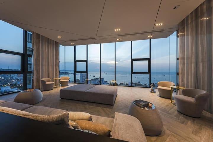 The Base Central Pattaya -Luxury Condo -Free Wifi Екстериор снимка