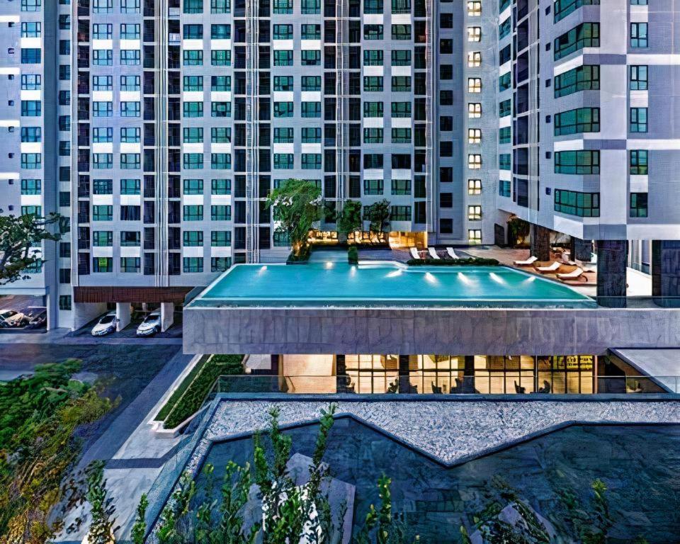 The Base Central Pattaya -Luxury Condo -Free Wifi Екстериор снимка