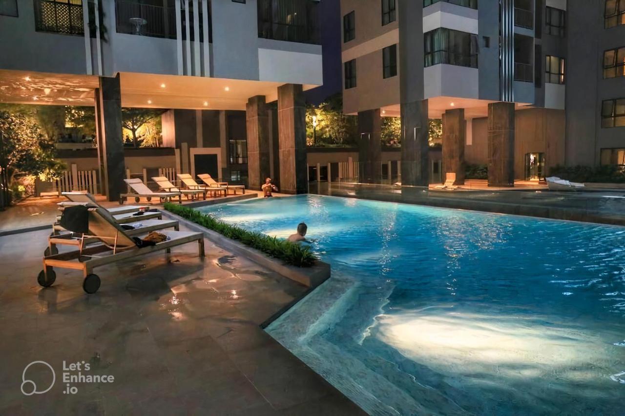 The Base Central Pattaya -Luxury Condo -Free Wifi Екстериор снимка